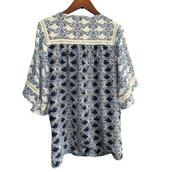 NWT Crepe Crochet Trim Peasant Top - Picture 4 of 7